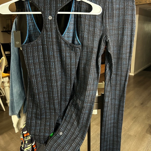 Lululemon Athletica Black and Blue Patterned Set - Picture 1 of 2